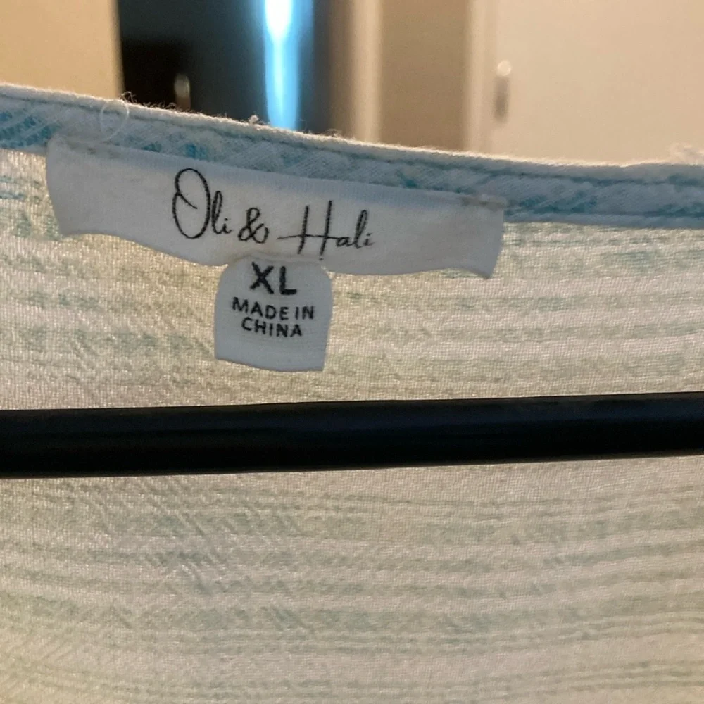 Oli & Hali Vintage Patchwork Blouse in Green and Cream - Picture 2 of 4